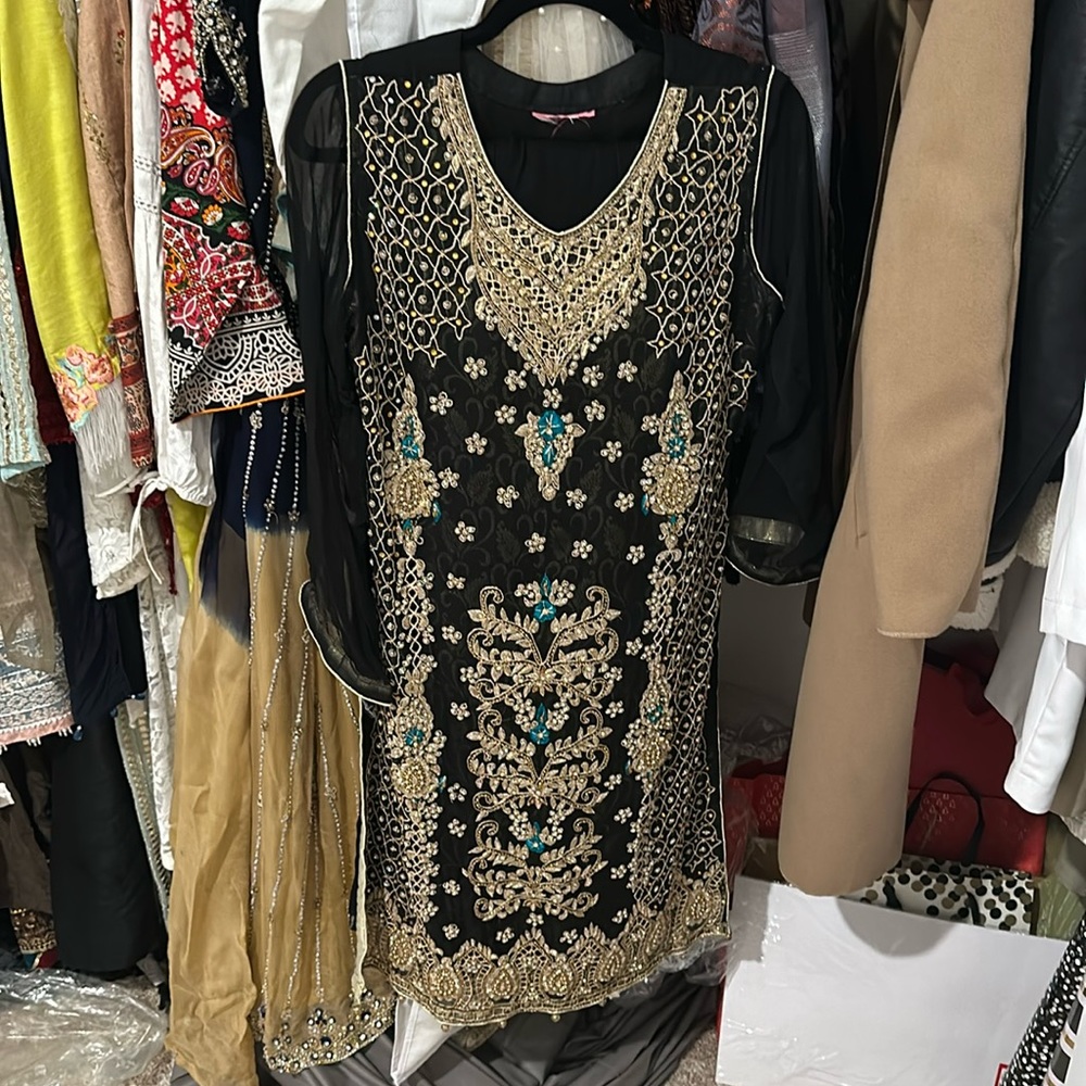 Pakistani Indian desi outfit